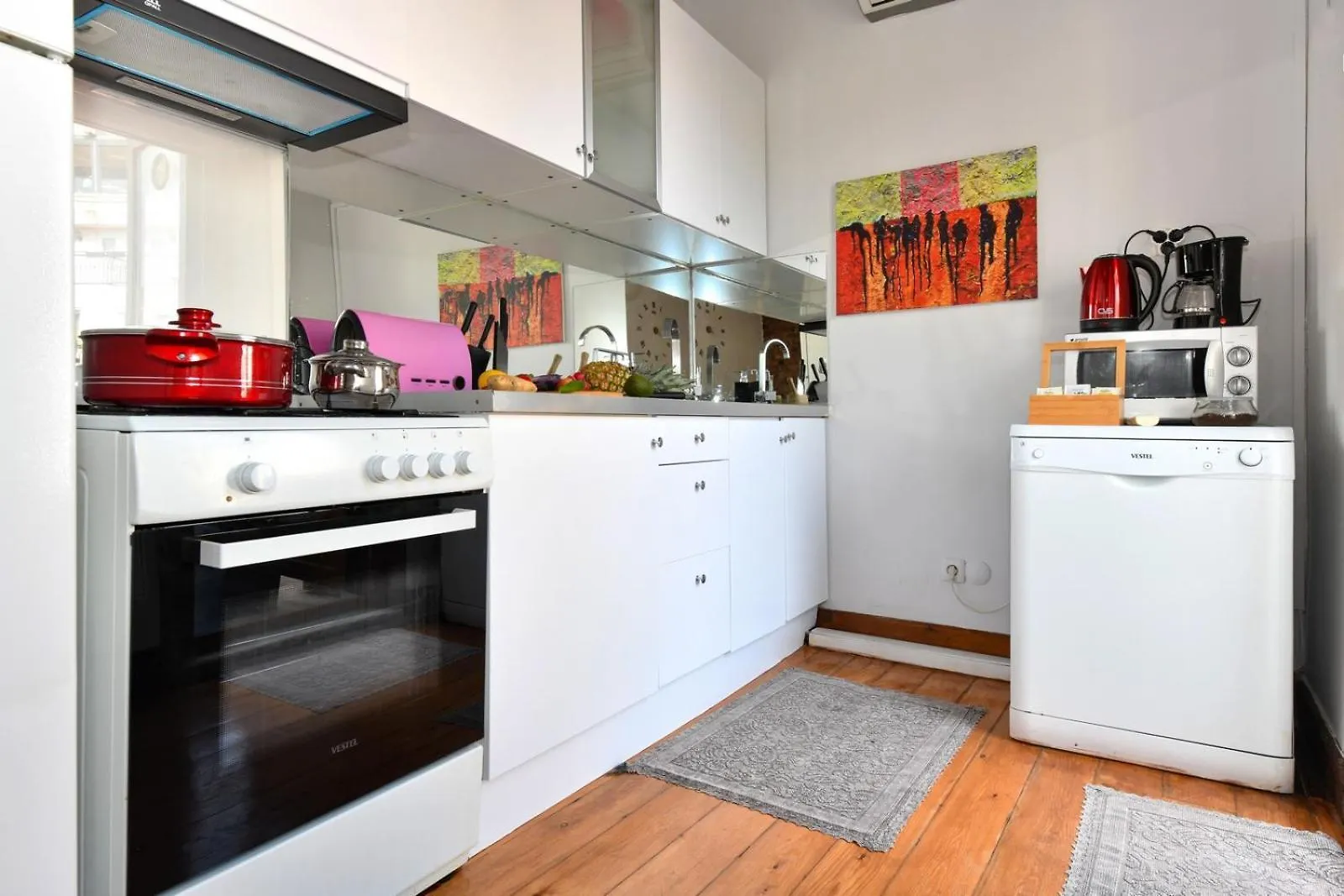 Galata Tower Is Almost In Your Bedroom And In The Balconies Rooftop Terrace With Golden Horn View Estambul Apartamento