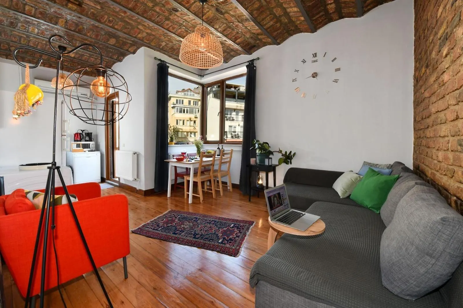 Galata Tower Is Almost In Your Bedroom And In The Balconies Rooftop Terrace With Golden Horn View Estambul Apartamento