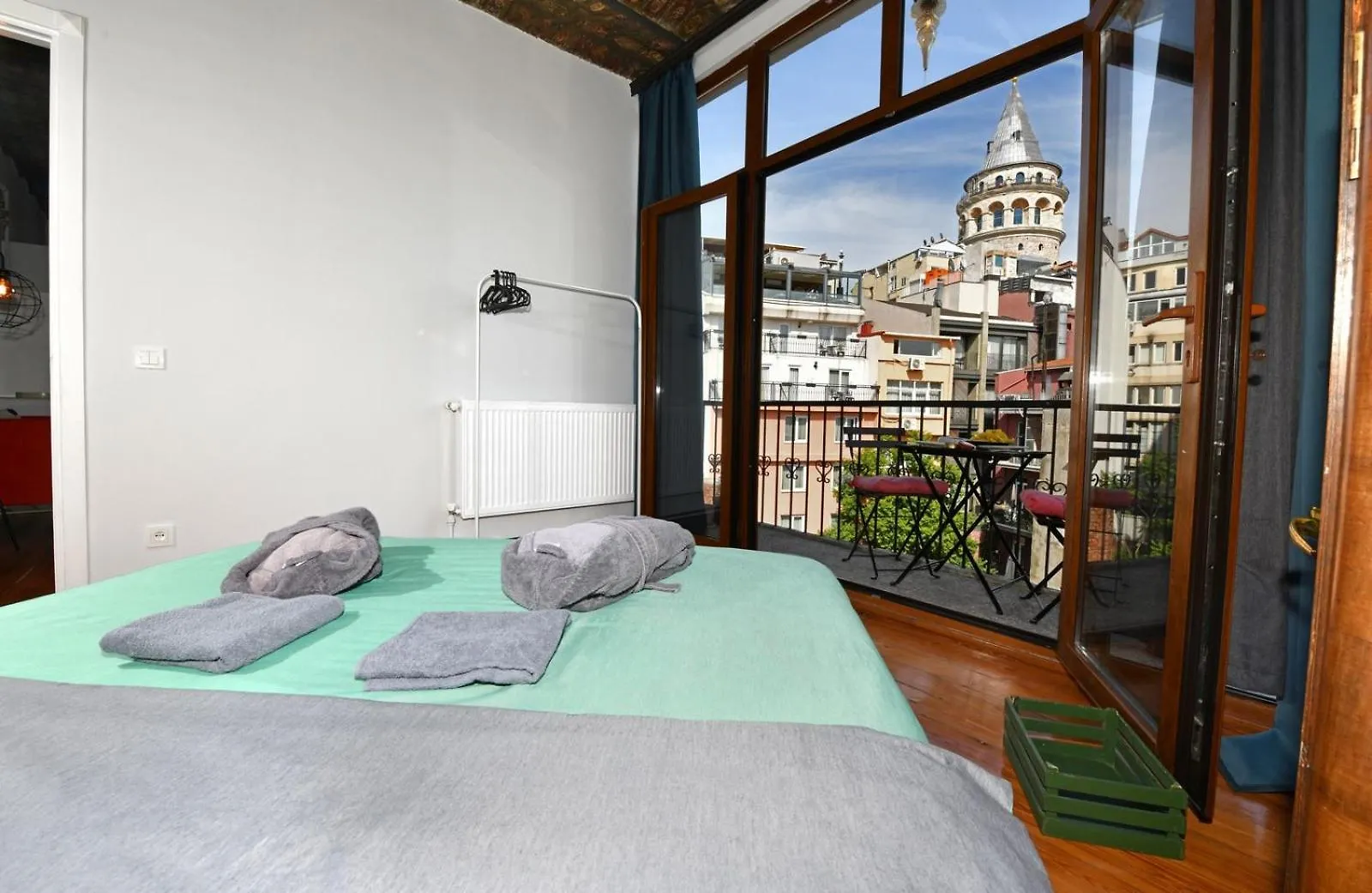Apartamento Galata Tower Is Almost In Your Bedroom And In The Balconies Rooftop Terrace With Golden Horn View Estambul Turquía
