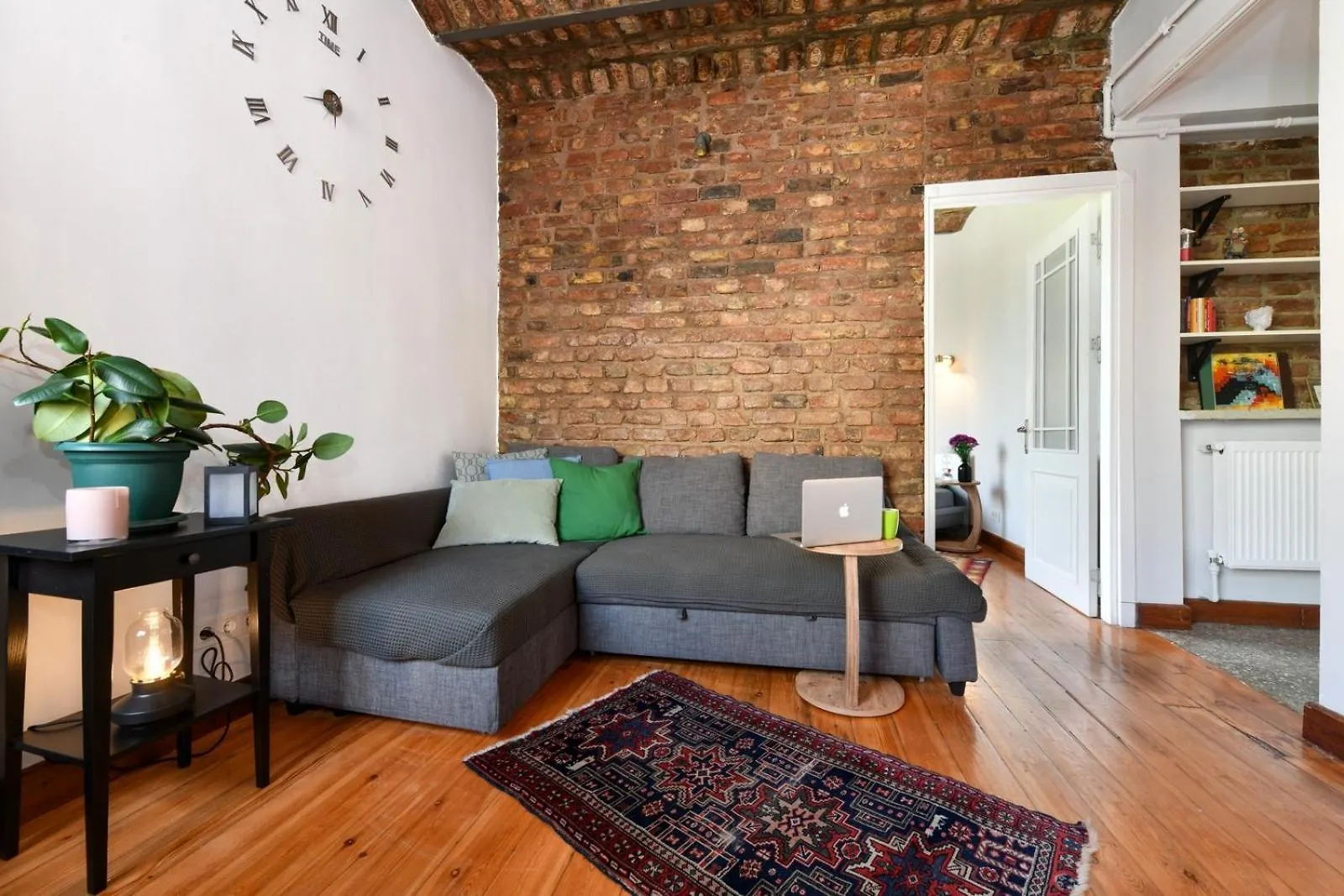 Galata Tower Is Almost In Your Bedroom And In The Balconies Rooftop Terrace With Golden Horn View Estambul Turquía