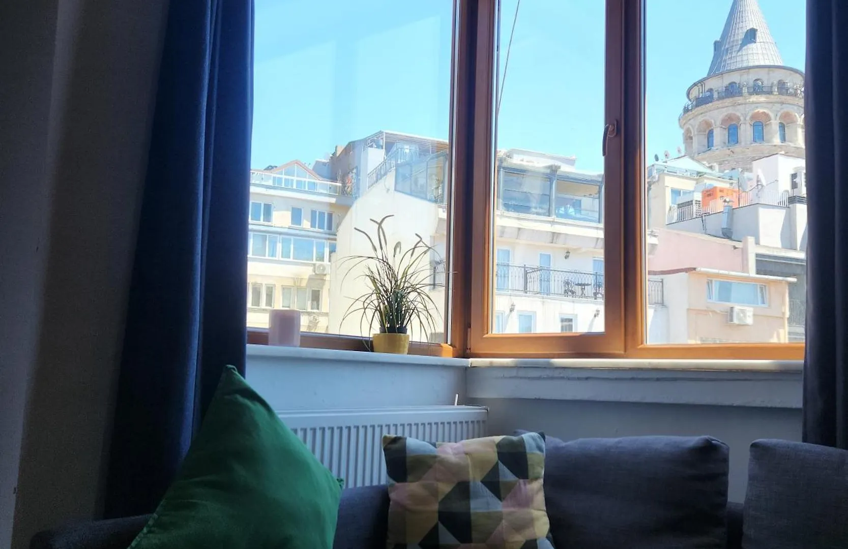 Galata Tower Is Almost In Your Bedroom And In The Balconies Rooftop Terrace With Golden Horn View Κωνσταντινούπολη 0*,